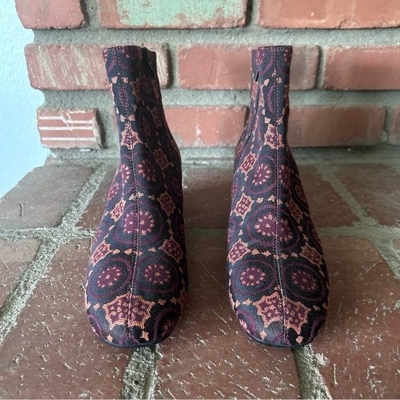 Maliparmi Tapestry Geometric Print Ankle Booties Sz 8 - Picture 4 of 12